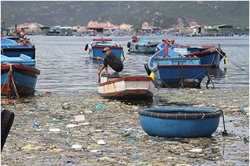 Ô nhiễm rác nhựa đảo Ba Bình (Khánh Hòa)